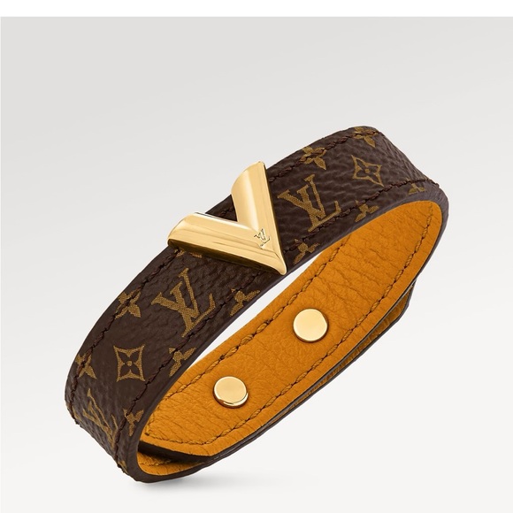Louis Vuitton Accessories - Louis Vuitton Monogram Brown Essential V Bracelet with Gold Accents size 15